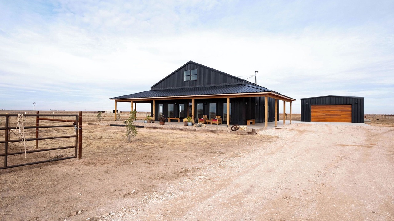 Photo of Outdoor in Dawn