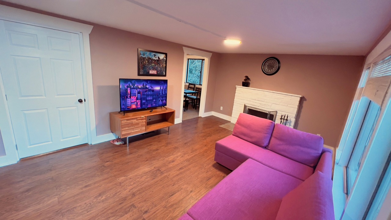 Photo of Livingroom in Seattle Metro Area