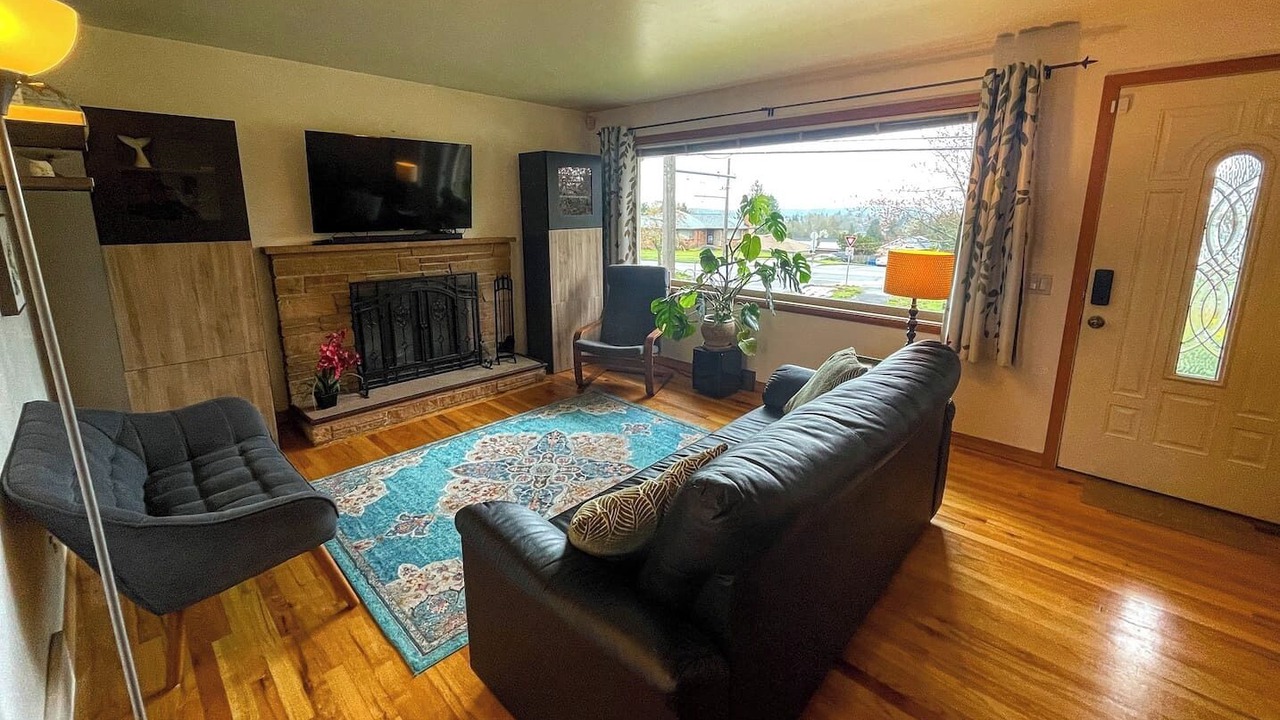 Photo of Livingroom in South Seattle