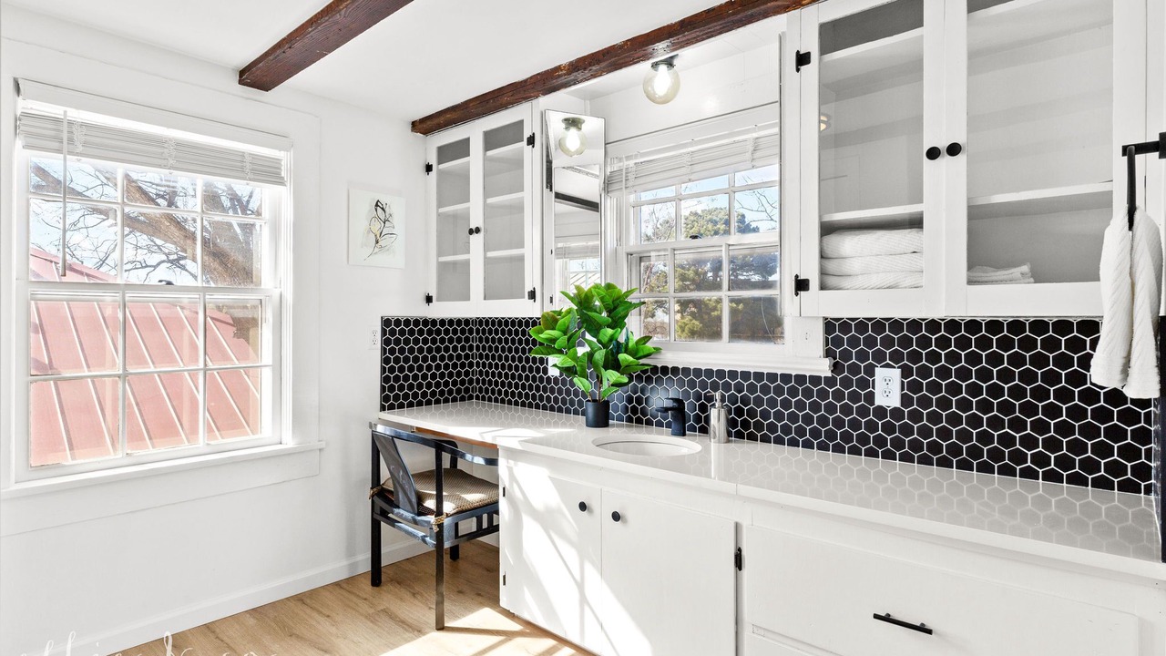 Photo of Kitchen in Sayles Blvd. Area