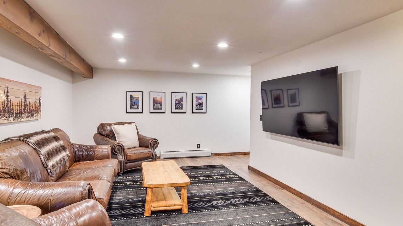 Photo of Livingroom in Evergreen West Central