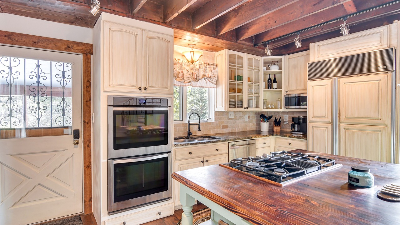 Photo of Kitchen in Evergreen West Central