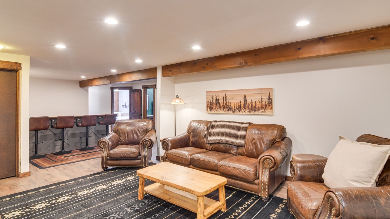 Photo of Livingroom in Evergreen West Central