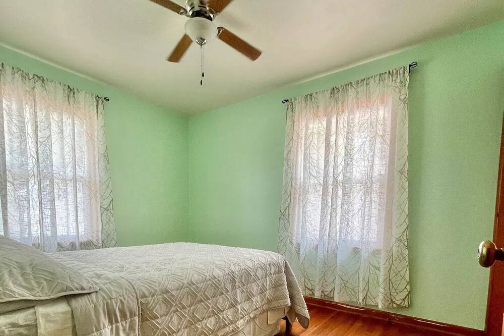 Photo of Bedroom in Logan