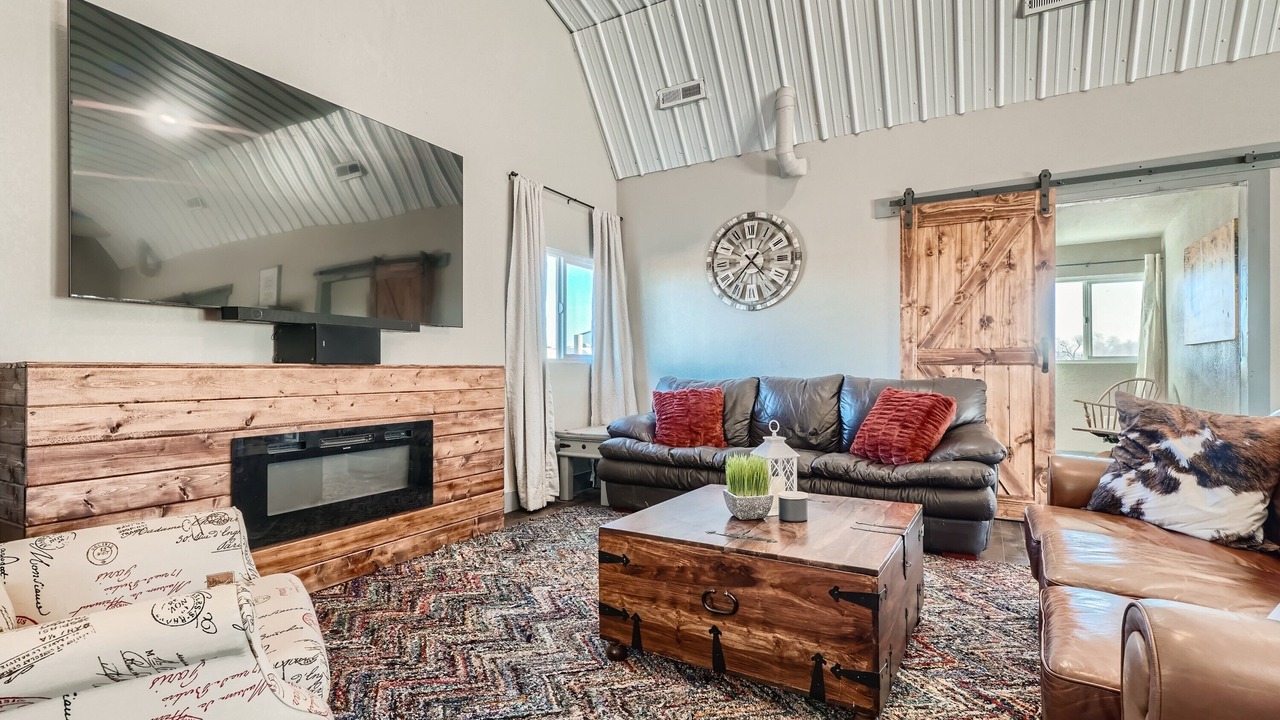 Photo of Livingroom in Dupont