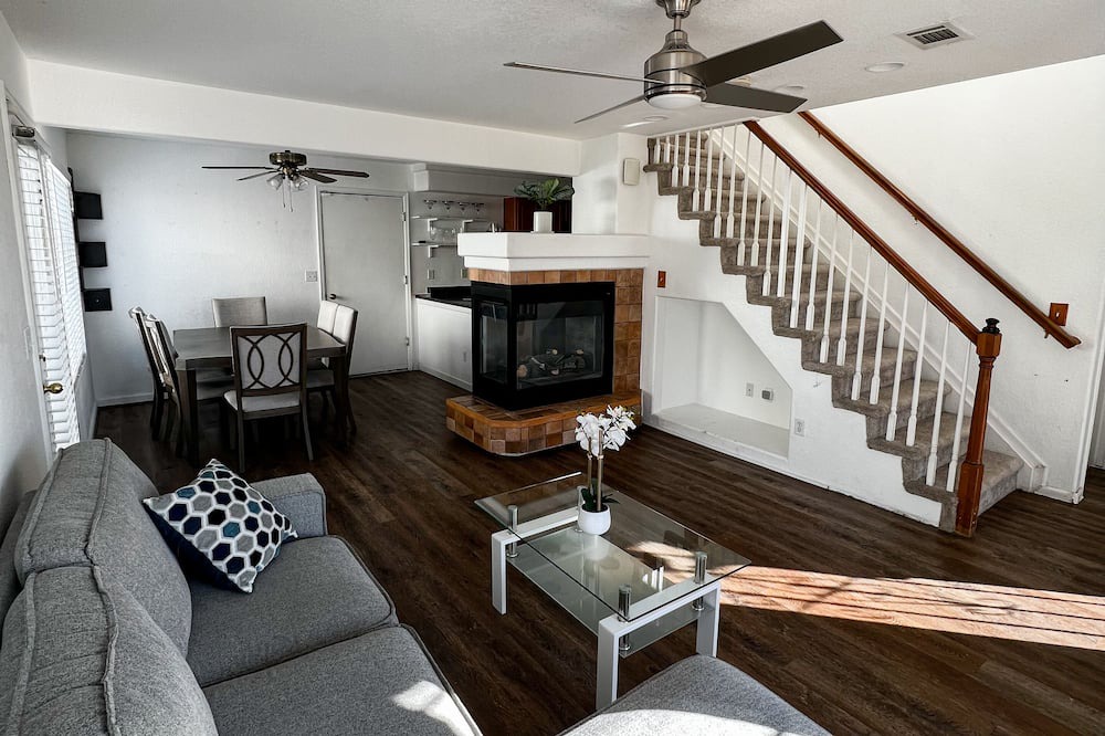 Photo of Livingroom in Green Valley Ranch