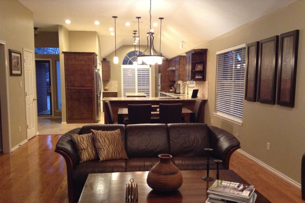 Photo of Bedroom in Grapevine