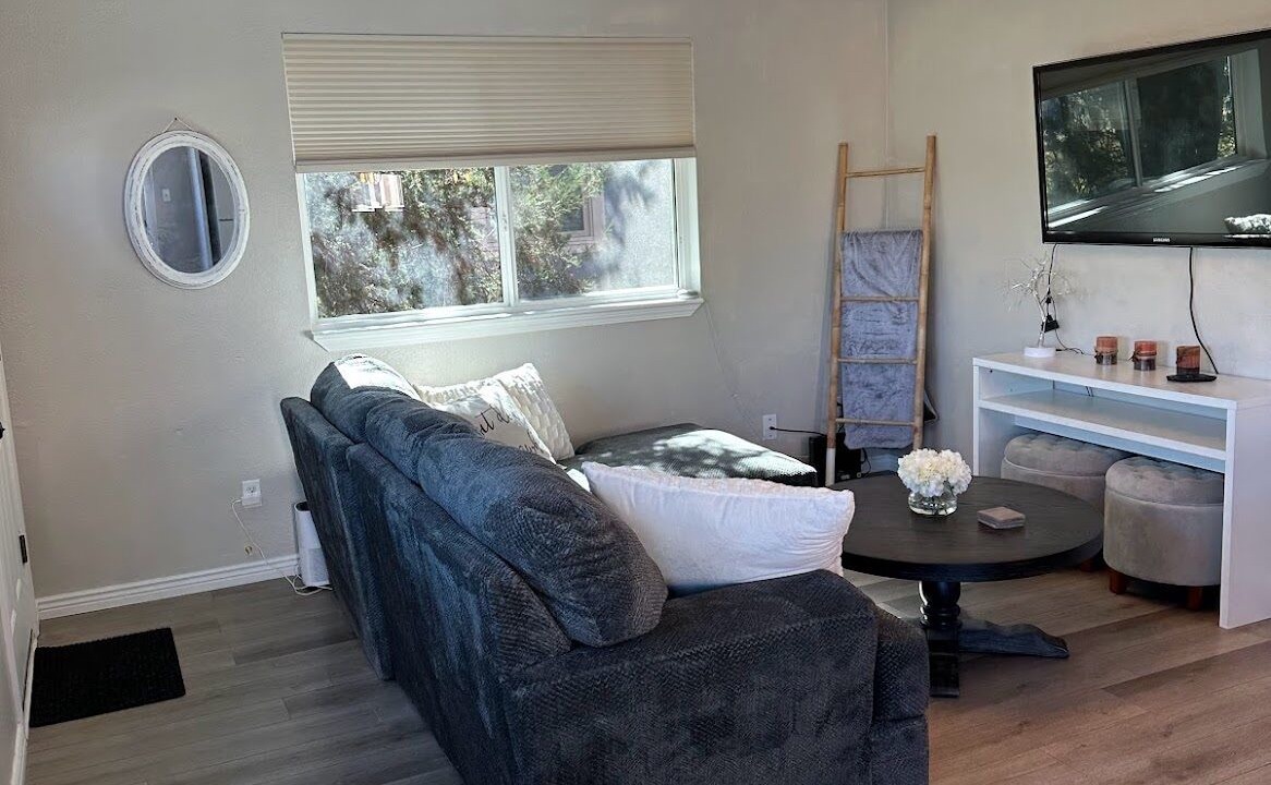 Photo of Livingroom in Erie