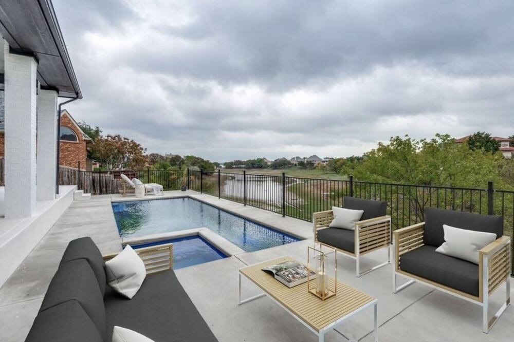 Photo of Outdoor in Highland Village
