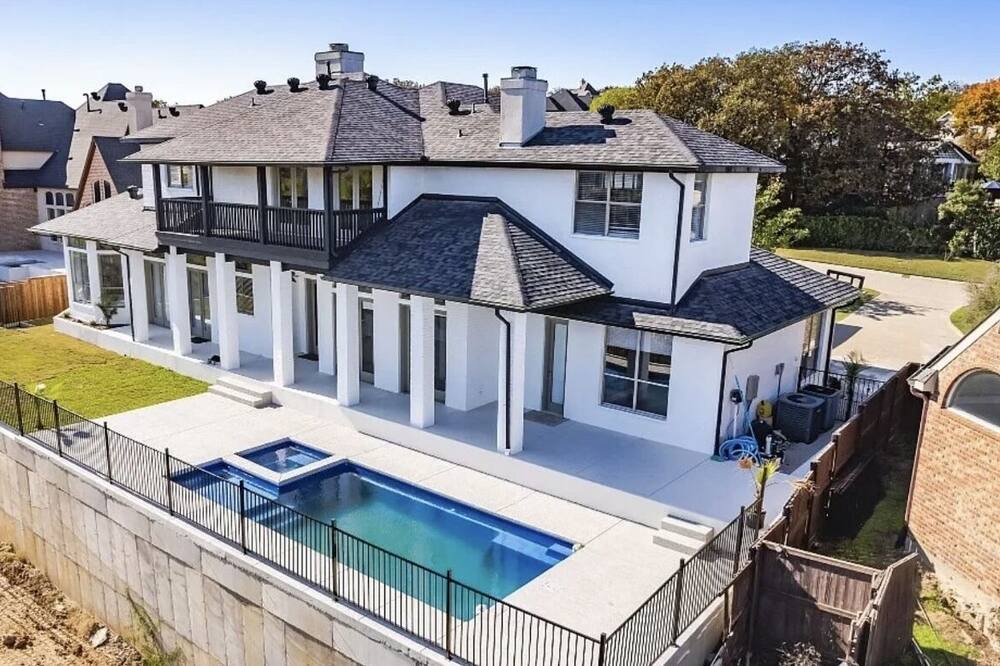 Photo of Outdoor in Highland Village
