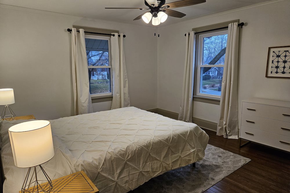 Photo of Bedroom in Des Moines