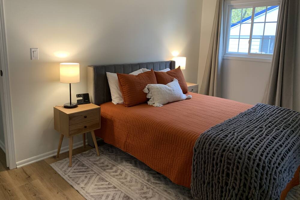 Photo of Bedroom in Centerville