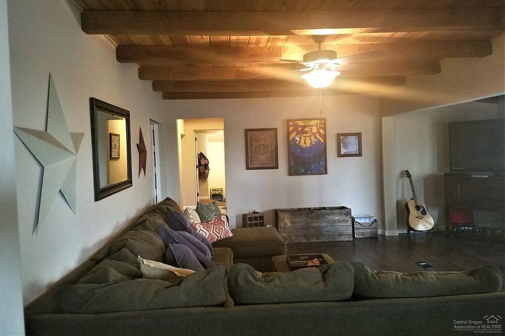 Photo of Livingroom in Pendleton