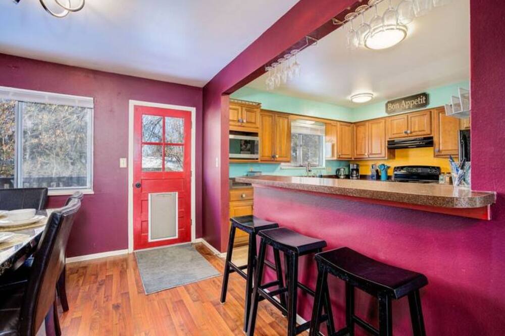 Photo of Kitchen in Avery Park