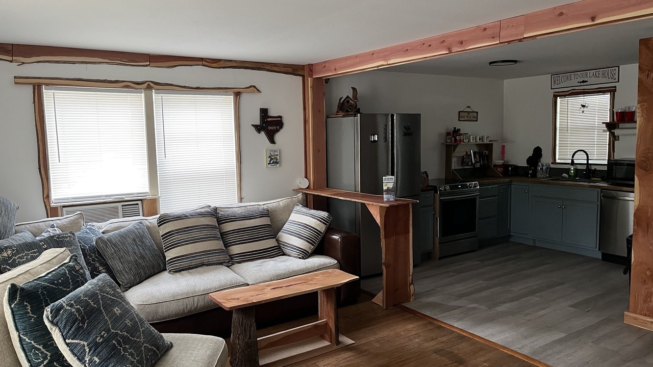 Photo of Livingroom in Zavalla