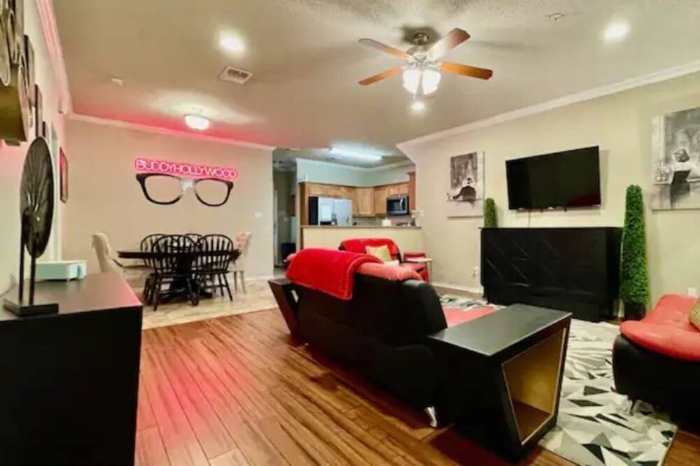 Photo of Livingroom in North Overton