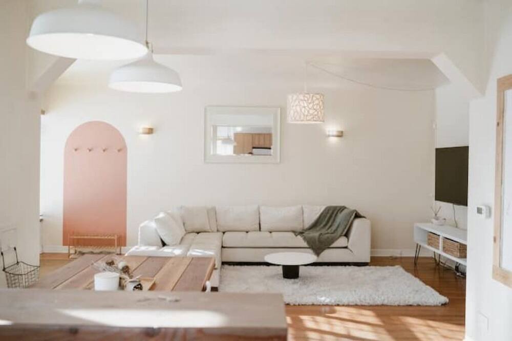 Photo of Livingroom in Hale