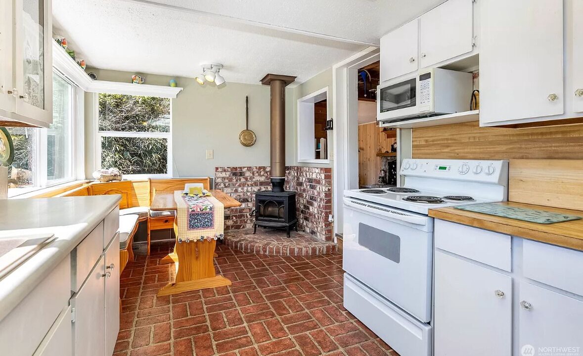 Photo of Kitchen in Eatonville