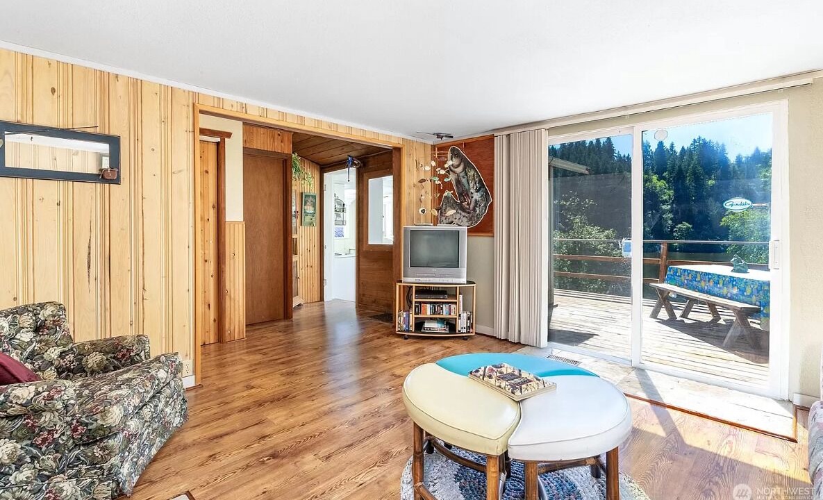 Photo of Livingroom in Eatonville