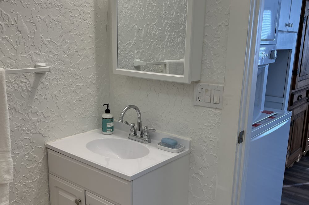Photo of Bathroom in Dumas