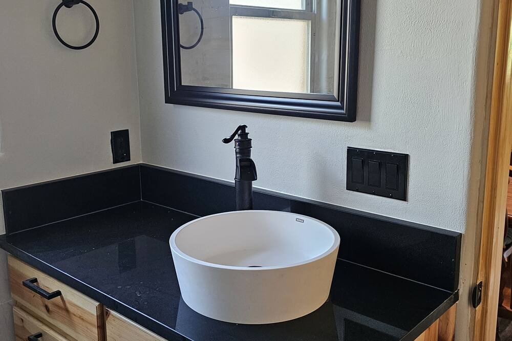 Photo of Bathroom in Canoncito