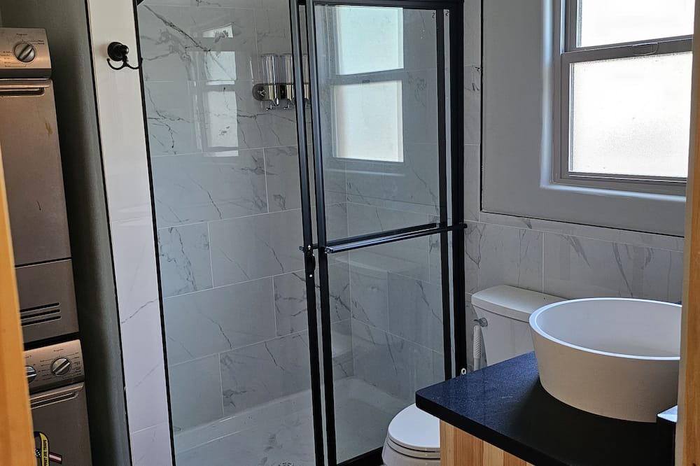Photo of Bathroom in Canoncito