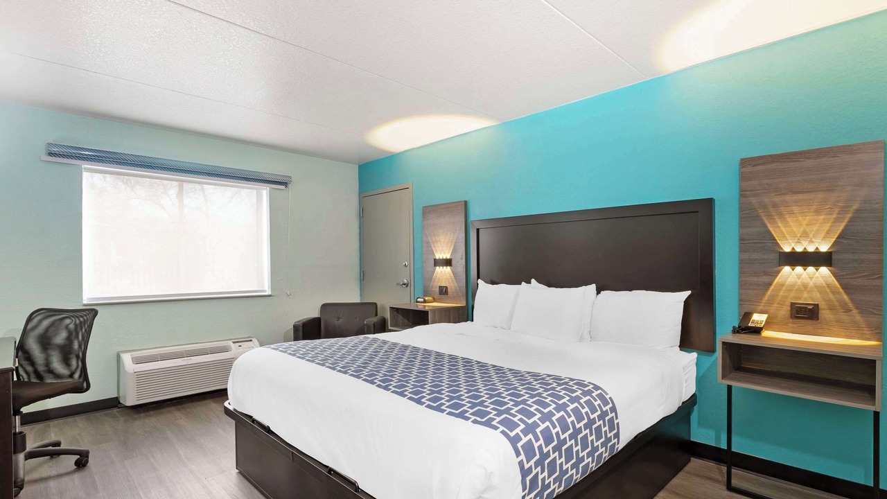 Photo of Bedroom in Des Moines