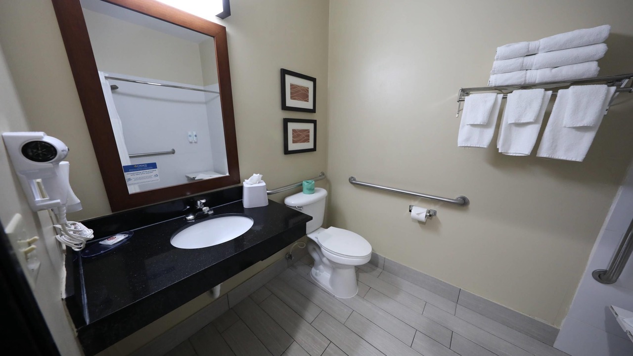 Photo of Bedroom in Hutchinson