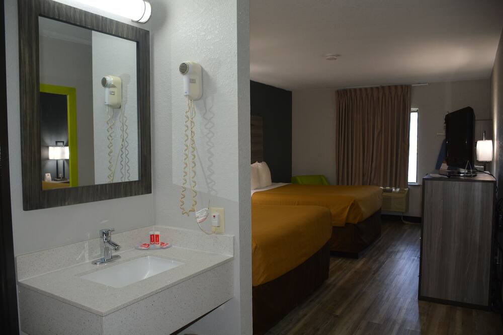 Photo of Bathroom in Lovington