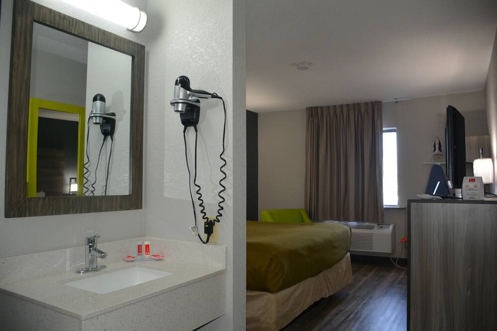 Photo of Bathroom in Lovington