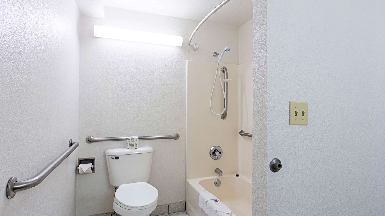 Photo of Bathroom in Pendleton