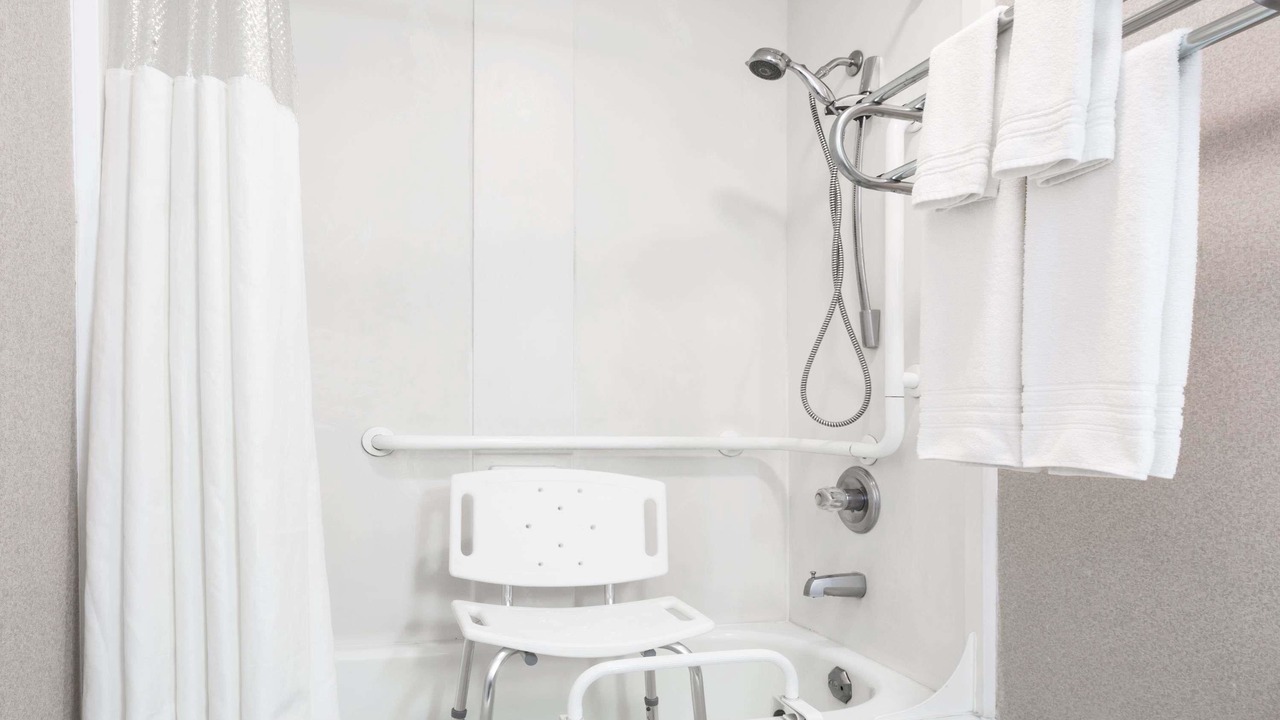 Photo of Bathroom in La Grande