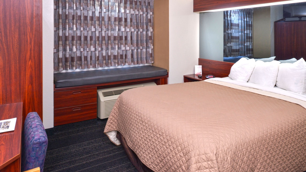 Photo of Bedroom in Maryville