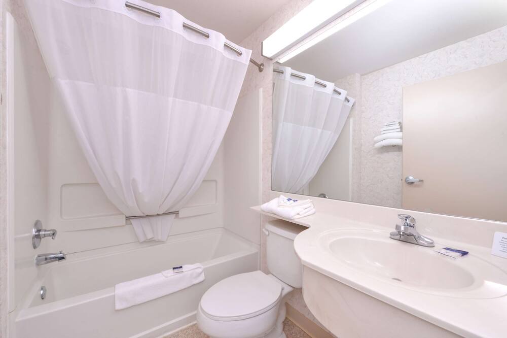 Photo of Bathroom in Maryville