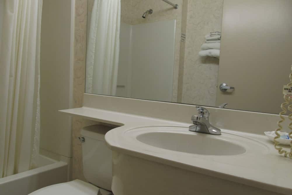 Photo of Bathroom in Maryville