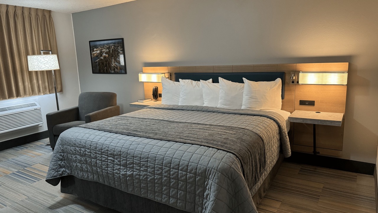 Photo of Bedroom in Maryville