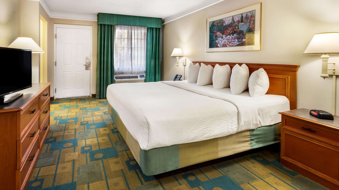 Photo of Bedroom in Northeast Heights