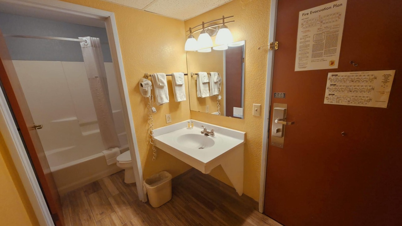 Photo of Bathroom in Dupont