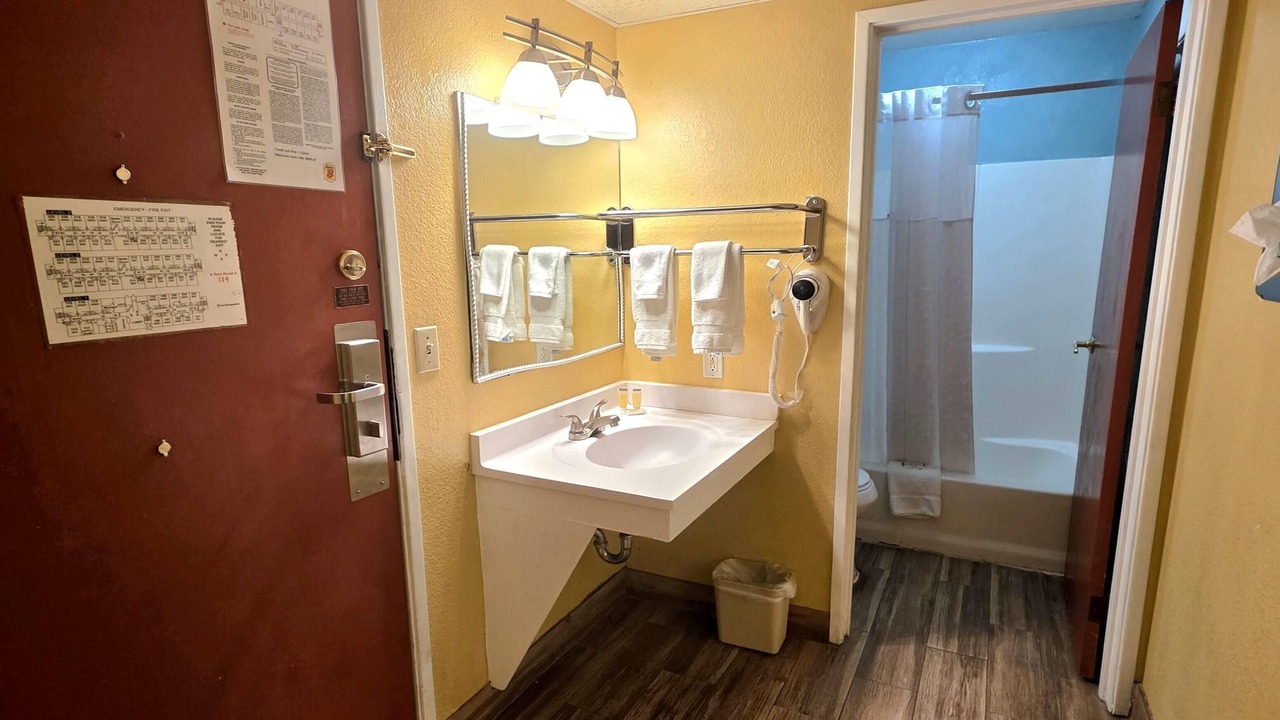 Photo of Bathroom in Dupont