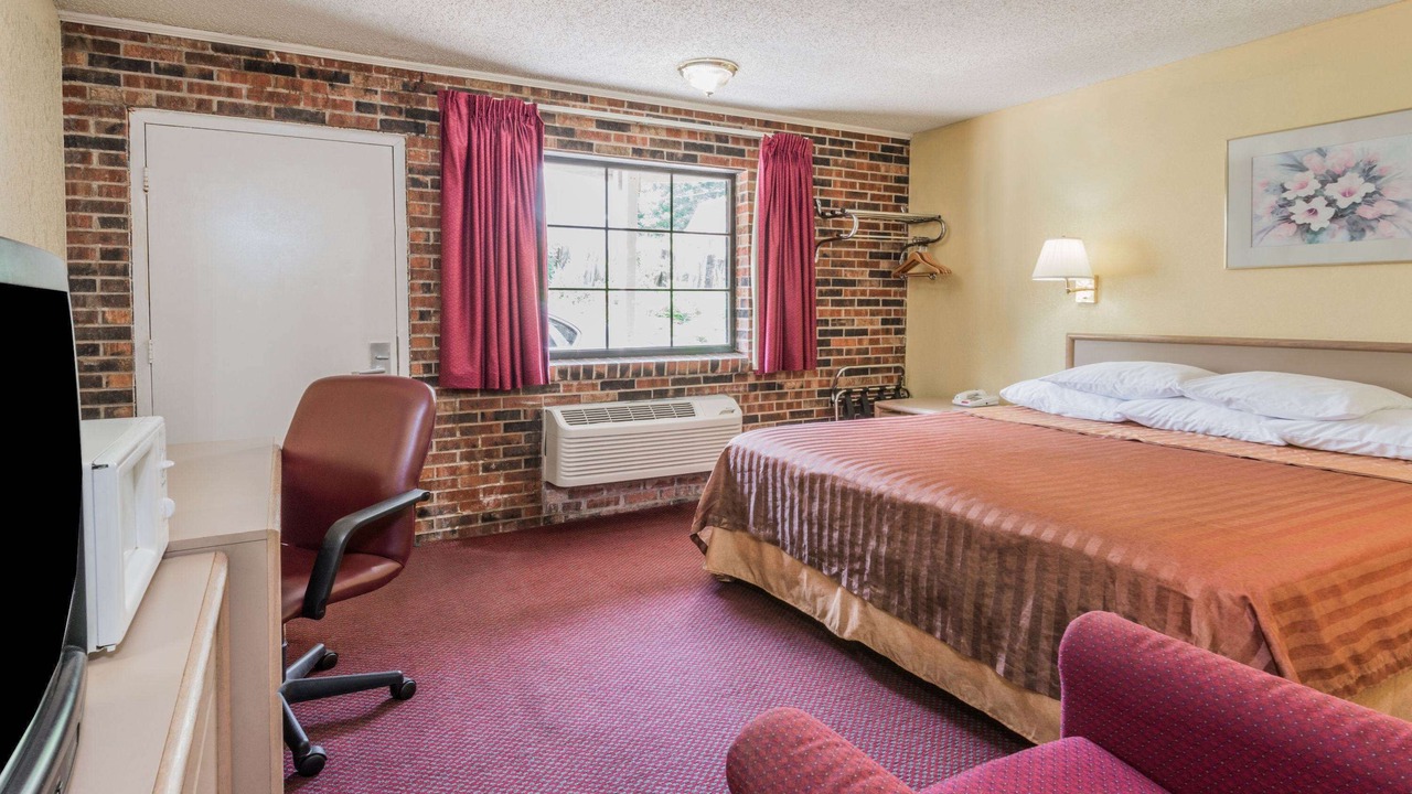Photo of Bedroom in Platte City