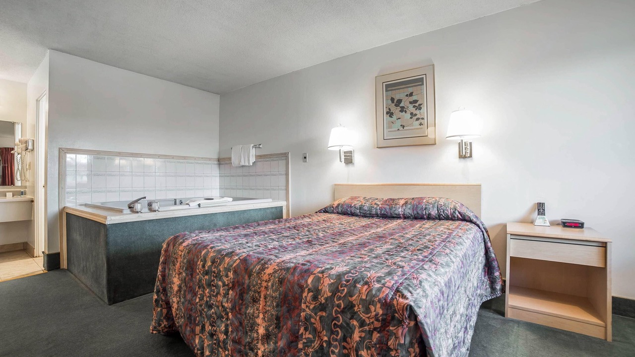 Photo of Bedroom in Boardman