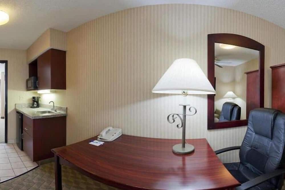 Photo of Livingroom in Lansing
