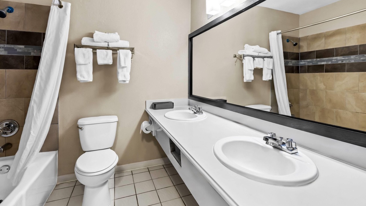 Photo of Bathroom in Lakeview  Jefferson County