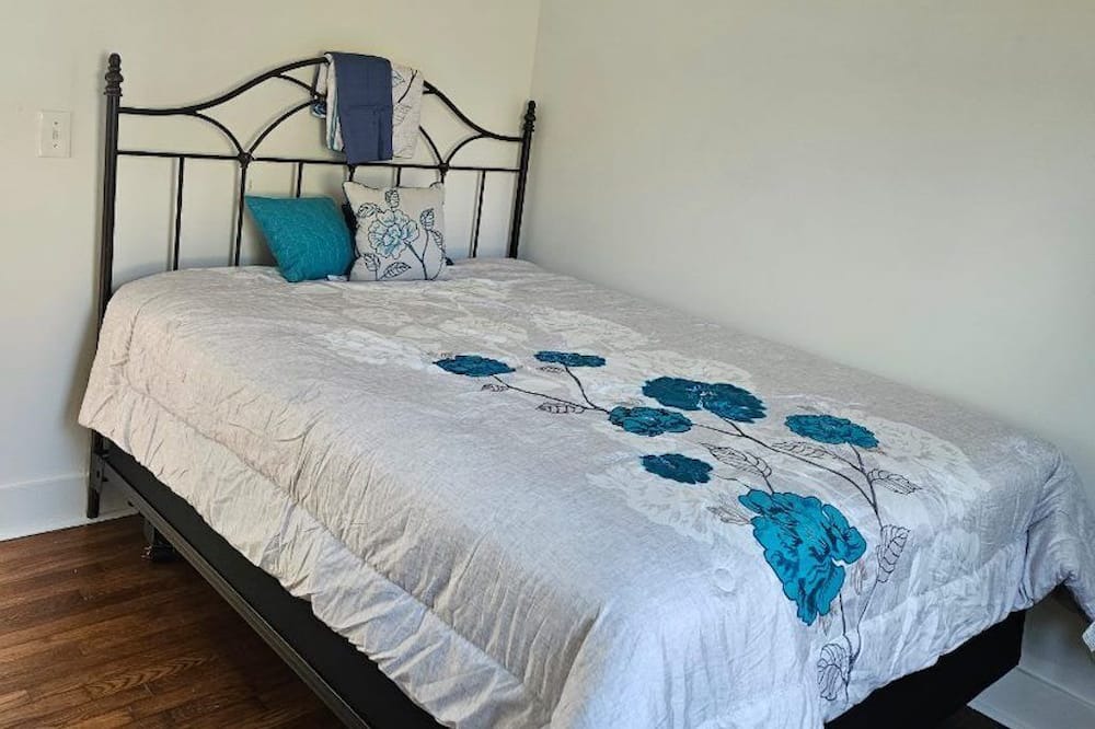 Photo of Bedroom in Waldron