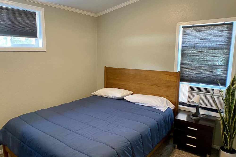 Photo of Bedroom in Cole