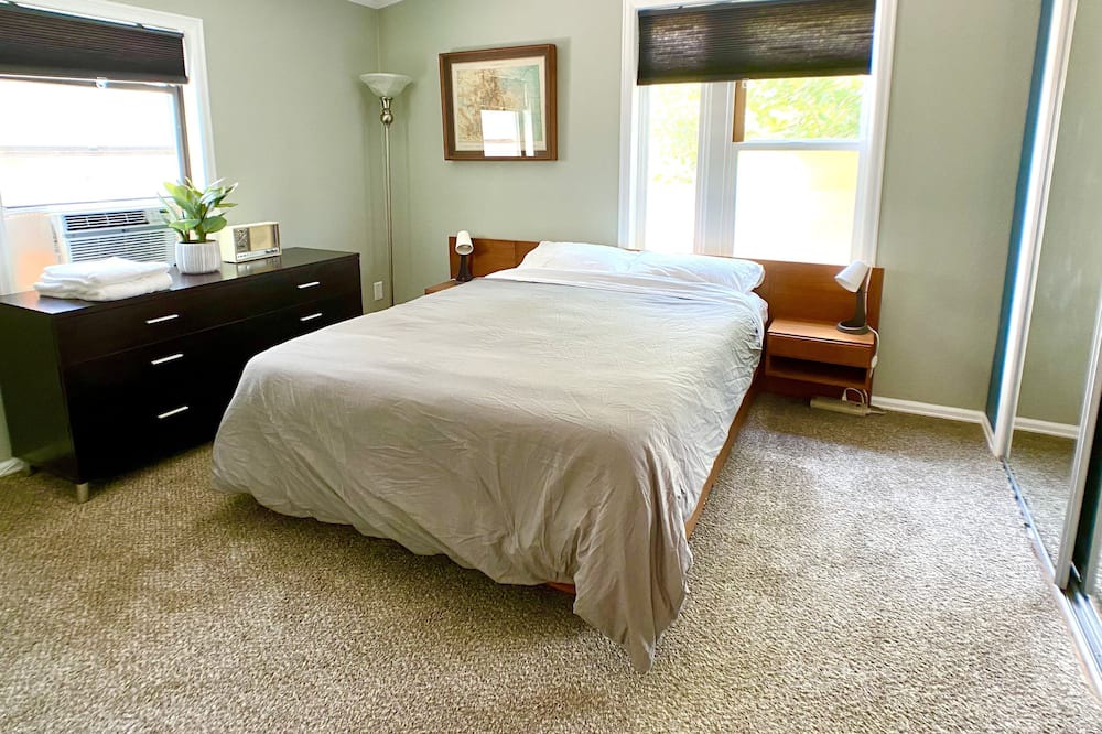 Photo of Bedroom in Cole