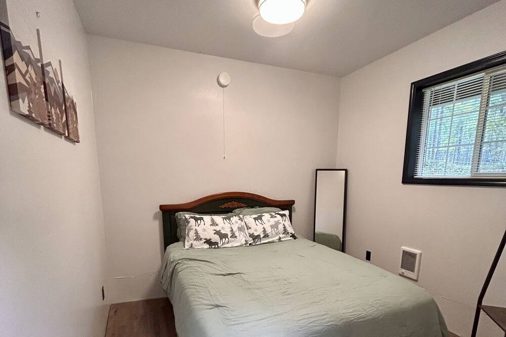 Photo of Bedroom in Hoodsport