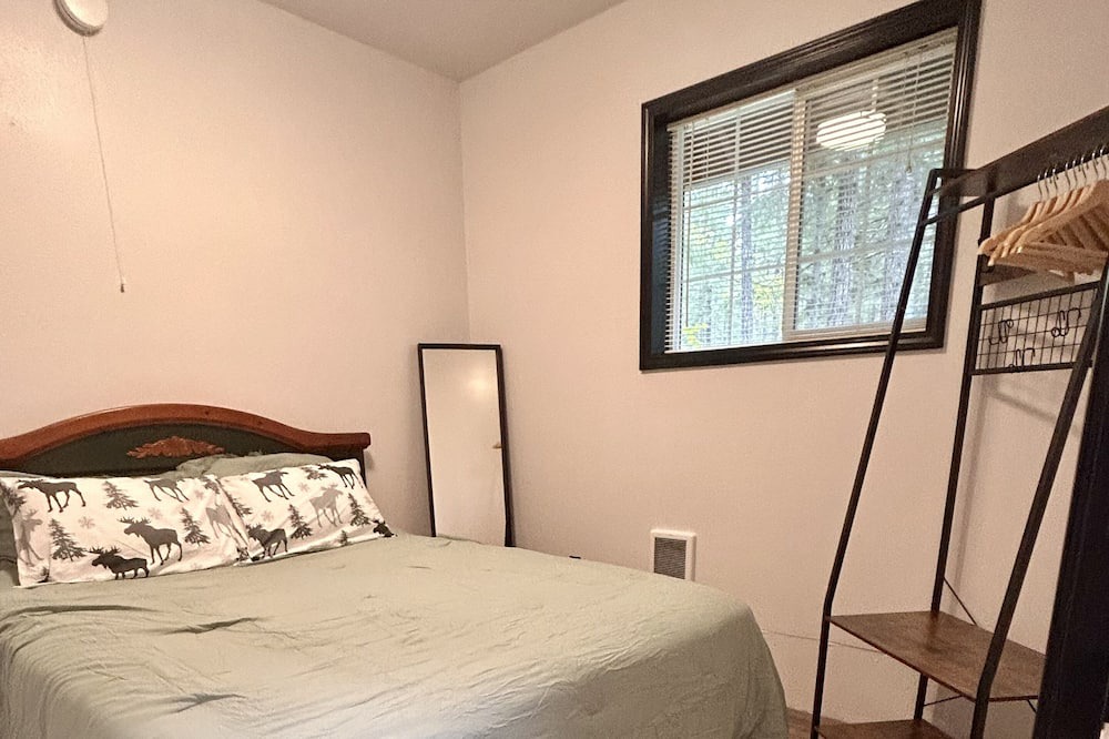 Photo of Bedroom in Hoodsport