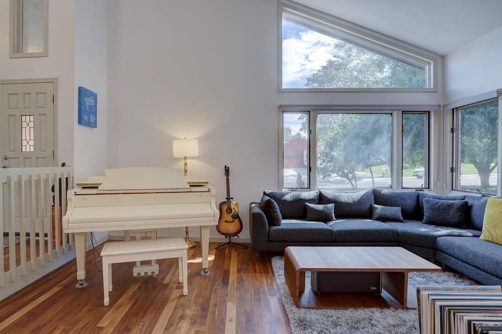 Photo of Livingroom in Lakewood