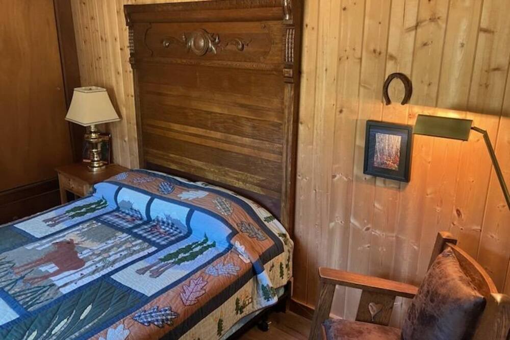 Photo of Bedroom in Lopez Island